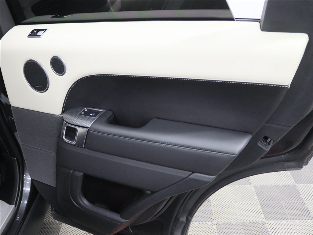 Used 2020 Land Rover Range Rover Sport HST AWD/4WD image 26
