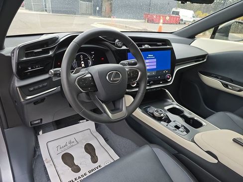 Used 2023 Lexus RZ 450e Premium image 19