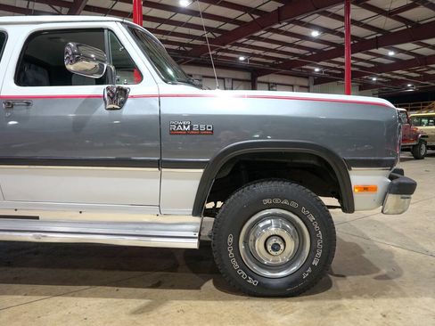 Used 1992 Dodge D/W Truck 250 image 11