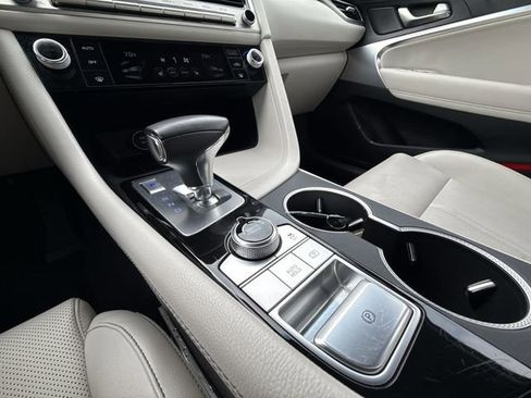 Used 2024 Genesis G70 2.5T RWD image 20