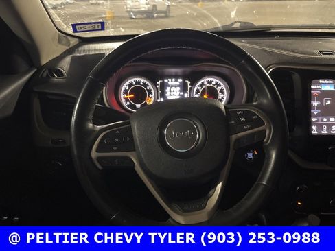 Used 2015 Jeep Cherokee Latitude w/ Comfort/Convenience Group image 13