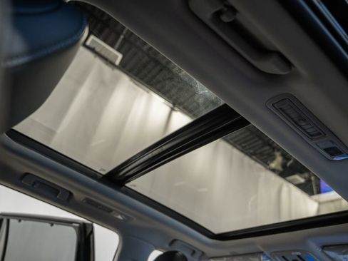 New 2026 Toyota Highlander Platinum image 38