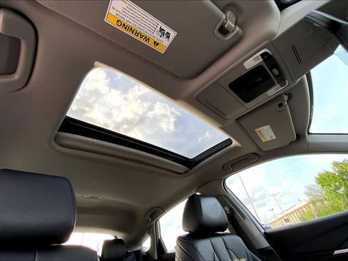 Used 2024 Acura Integra image 13