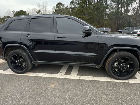 Used 2018 Jeep Grand Cherokee Laredo image 7