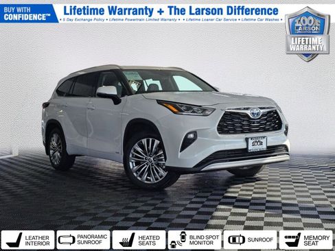 Used 2024 Toyota Highlander Platinum image 1