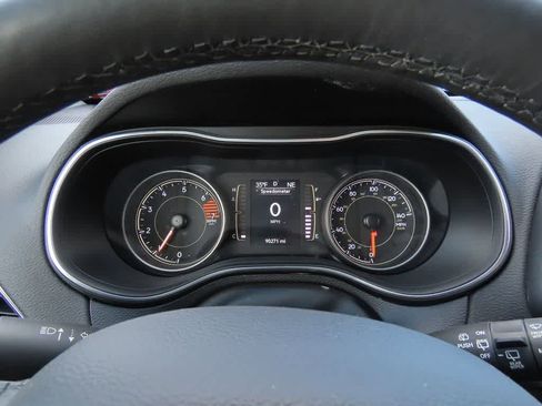 Used 2019 Jeep Cherokee Latitude Plus w/ Cold Weather Group image 28