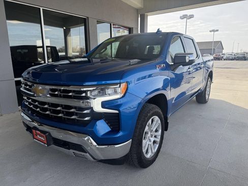 Used 2022 Chevrolet Silverado 1500 LTZ image 2