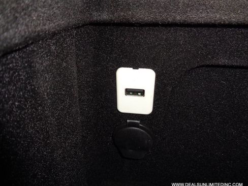 Used 2013 Chevrolet Tahoe LTZ image 17