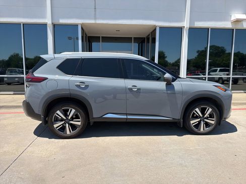 Used 2023 Nissan Rogue Platinum w/ Platinum Premium Package FWD image 3