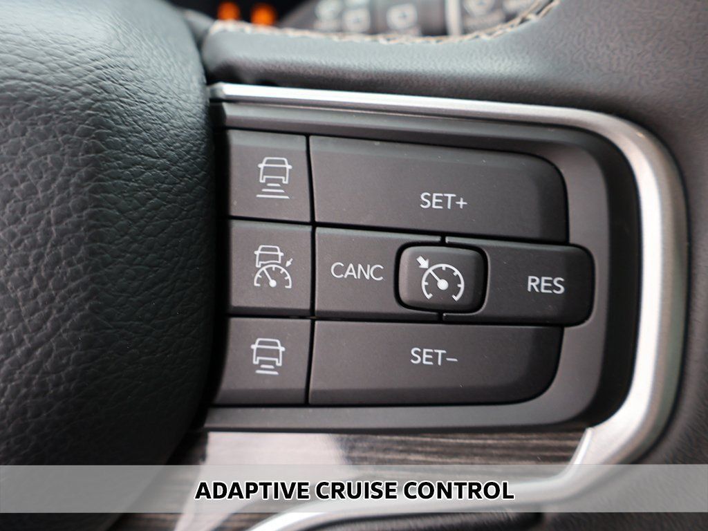 Used 2022 Jeep Wagoneer Series II w/ Premium Group I AWD/4WD image 13