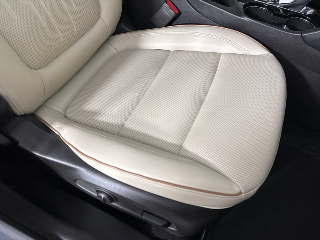 Used 2024 Buick Encore GX Avenir w/ Avenir Convenience Package AWD/4WD image 33