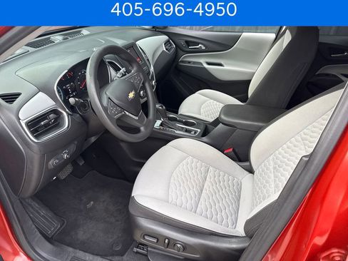 Used 2020 Chevrolet Equinox LS w/ LS Convenience Package AWD/4WD image 11