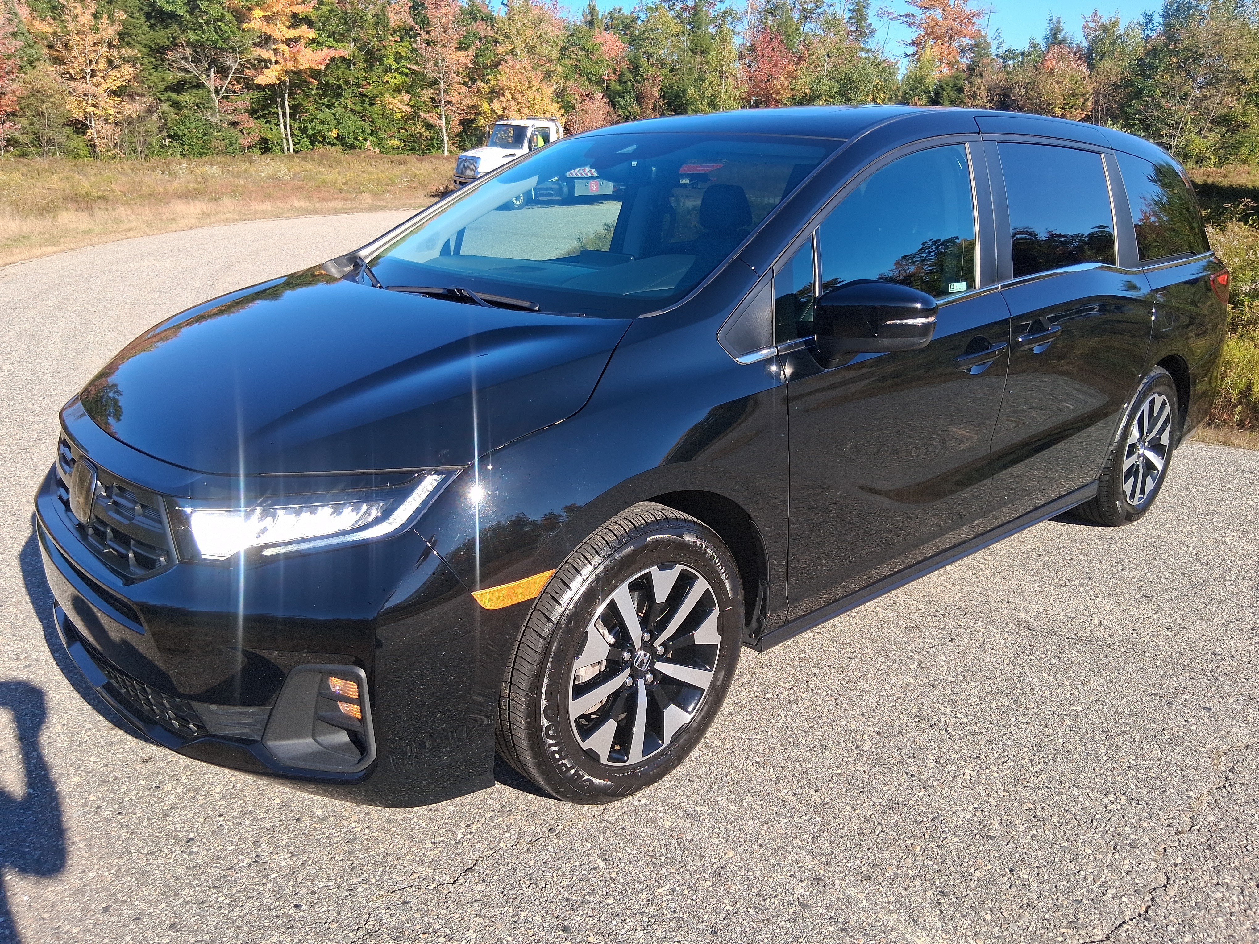 Used 2025 Honda Odyssey EX-L image 1