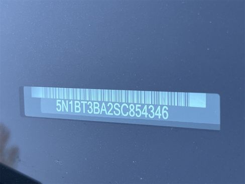 Certified 2025 Nissan Rogue SV image 27