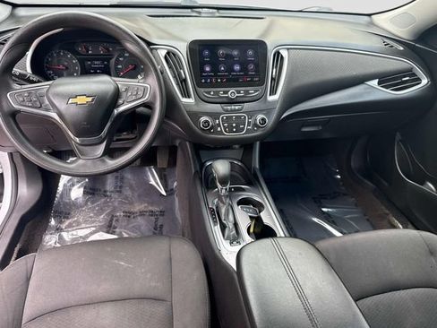 Used 2022 Chevrolet Malibu LT FWD image 15
