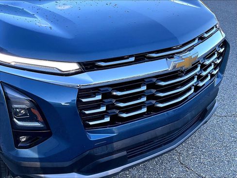 Used 2025 Chevrolet Equinox LT w/ Convenience Package II image 32