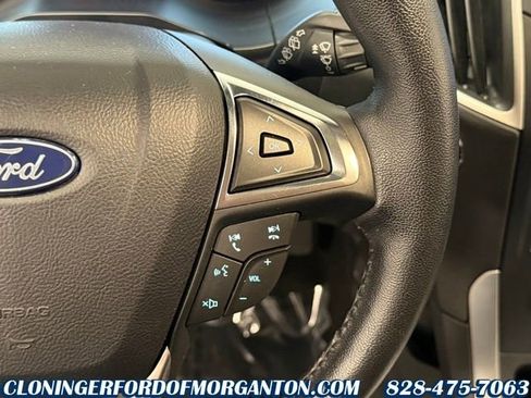 Used 2022 Ford Edge SEL w/ Sport Appearance Package image 18