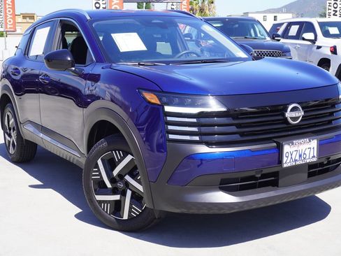 Used 2026 Nissan Kicks SV FWD image 2
