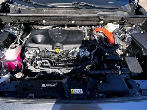 Used 2022 Toyota RAV4 XLE w/ Convenience Package image 10