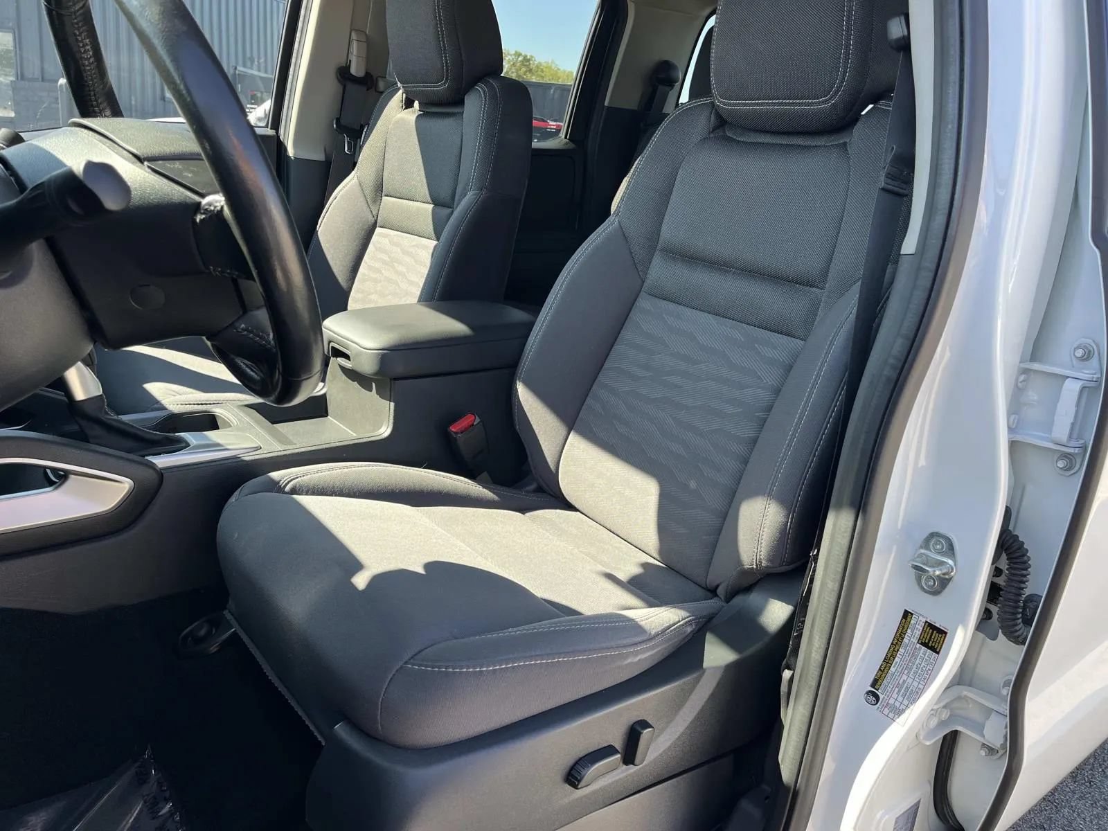 Used 2024 Nissan Frontier SV RWD image 28