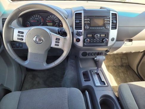 Used 2014 Nissan Frontier SV w/ SV Value Truck Package RWD image 22