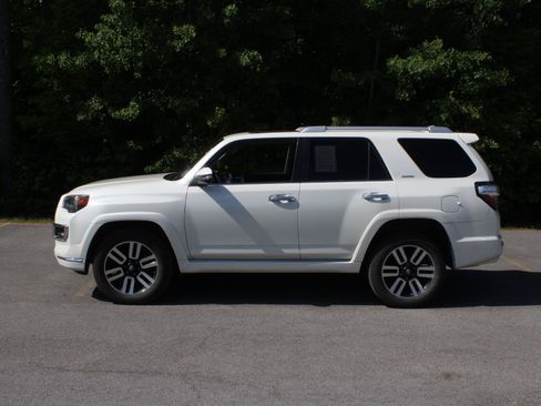 Used 2021 Toyota 4Runner Limited AWD/4WD image 5