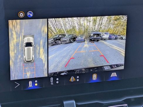 New 2026 Chevrolet Equinox LT w/ Convenience Package II FWD image 23