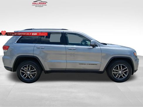 Used 2018 Jeep Grand Cherokee Laredo RWD image 2