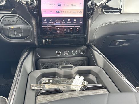 New 2026 RAM 3500 Limited AWD/4WD image 18