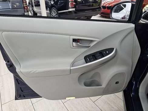 Used 2012 Toyota Prius V Two image 72