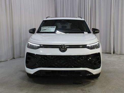 New 2026 Volkswagen Tiguan SE R-Line image 37