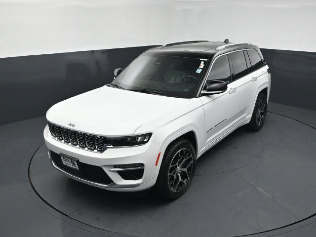 Used 2022 Jeep Grand Cherokee Summit AWD/4WD image 14