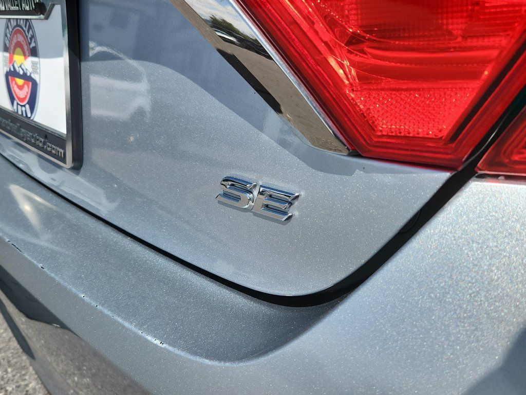 Used 2016 Toyota Camry SE FWD image 11