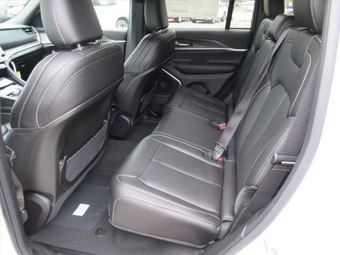 New 2026 Jeep Grand Cherokee Limited w/ Luxury Tech Group II image 27