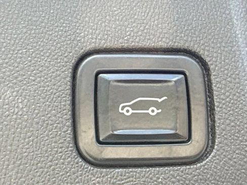 Used 2022 Chevrolet Equinox LT FWD image 10