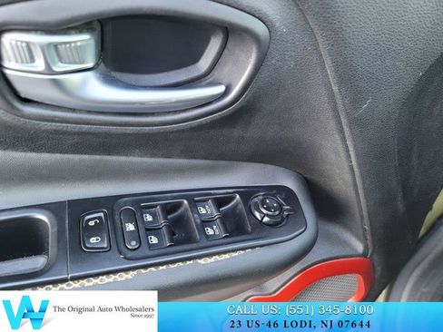 Used 2015 Jeep Renegade Trailhawk w/ Popular Equipment Group image 11