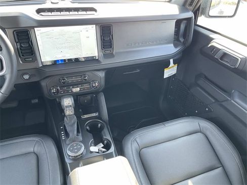 New 2025 Ford Bronco Badlands w/ Sasquatch Package image 14