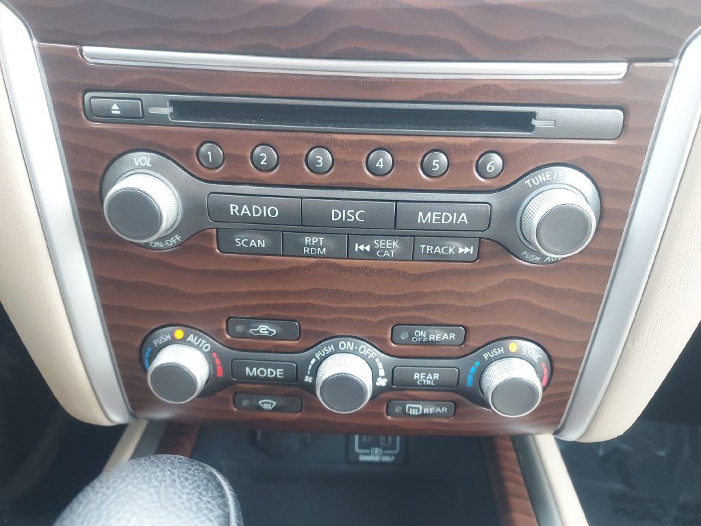 Used 2020 Nissan Pathfinder Platinum AWD/4WD image 18