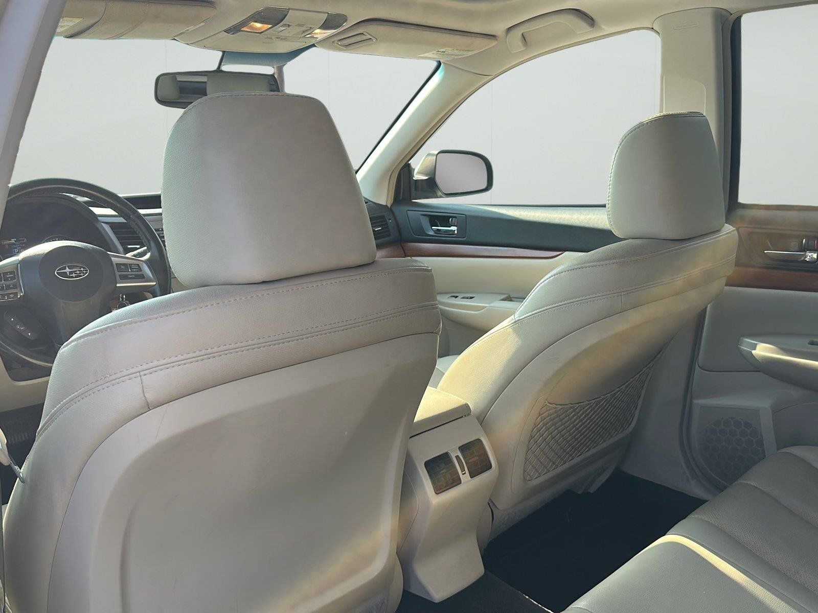 Used 2013 Subaru Outback 2.5i Limited AWD/4WD image 8