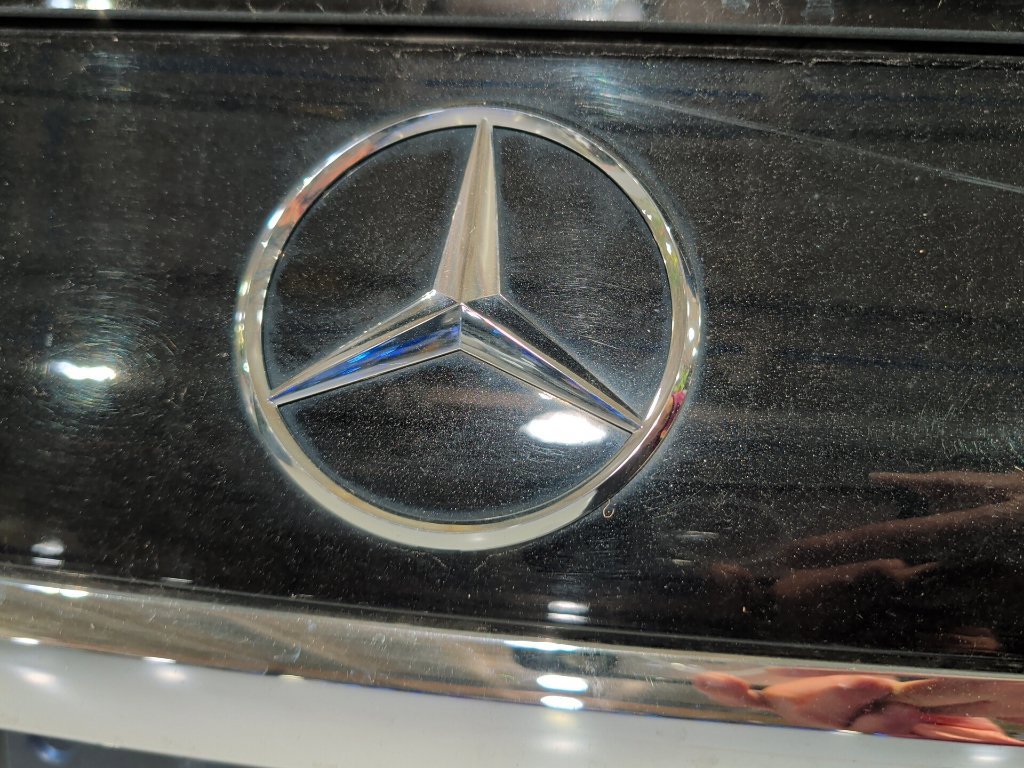Used 2024 Mercedes-Benz GLS 450 4MATIC w/ AMG Line Exterior image 13