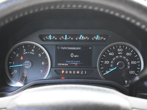 Used 2016 Ford F150 XLT w/ Equipment Group 302A Luxury AWD/4WD image 22