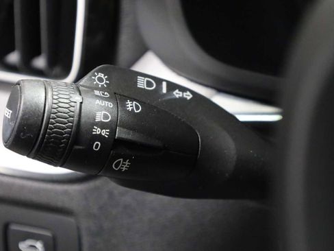 Used 2018 Volvo XC60 T6 R-Design w/ Convenience Package image 30