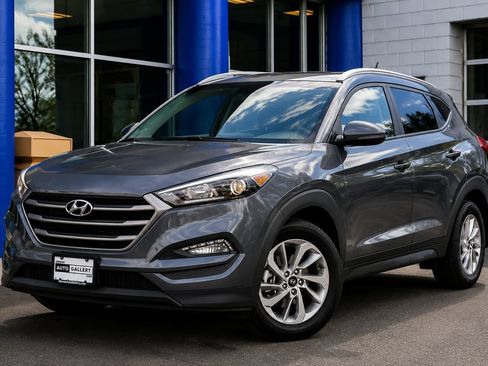 Used 2016 Hyundai Tucson SE w/ Option Group 12 AWD/4WD image 1