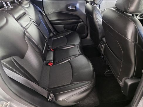 Used 2020 Jeep Compass Latitude image 30