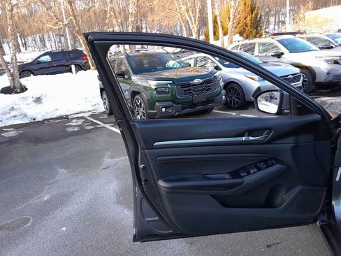 Used 2021 Nissan Altima 2.5 SV w/ SV Premium Package image 9