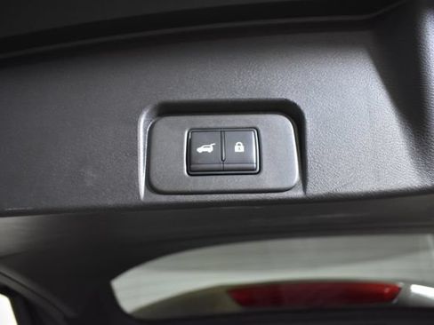 Used 2025 Nissan Rogue SV AWD/4WD image 29