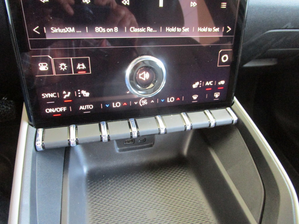 New 2027 GMC Terrain Elevation w/ Elevation Premium Package FWD image 35
