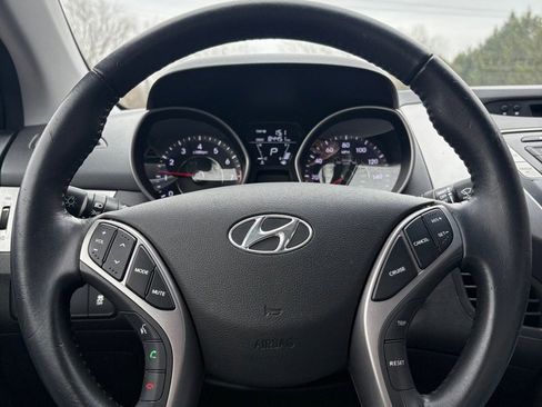 Used 2013 Hyundai Elantra Limited image 16