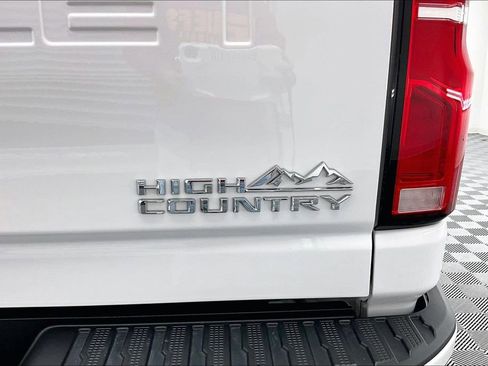 Used 2024 Chevrolet Silverado 2500 High Country AWD/4WD image 8