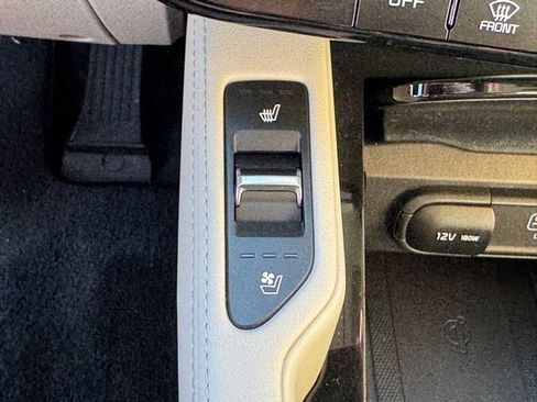 Used 2023 Kia Telluride EX w/ EX Captain's Chair Package image 27